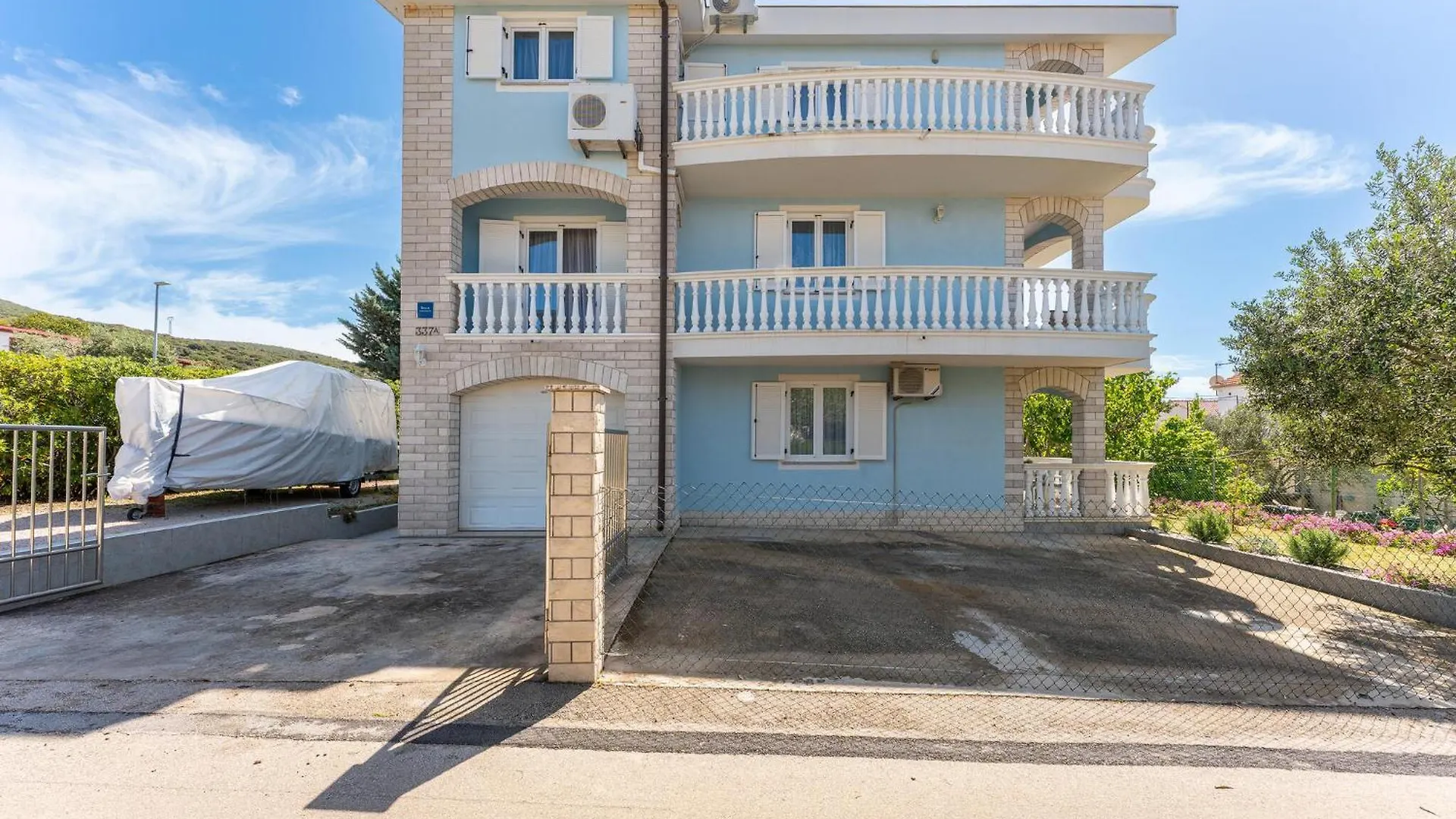 Nice Apartment In Sveti Filip I Jakov With Wifi